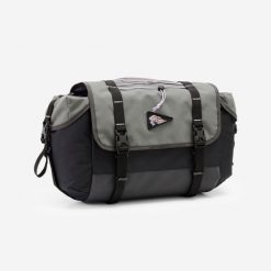 Torba rowerowa do bikepackingu Riverside ADVT 500 10 l na kierownicę. Czarne torby na laptopa ROCKRIDER, bez wzorów, z materiału. Za 299.99 zł.