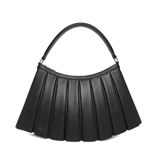 Torebka Lacoste. Czarne torebki klasyczne damskie Lacoste, bez dodatków. Za 1,429.00 zł.