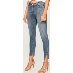 Jeansy slim fit - Niebieski. Niebieskie jeansy damskie Reserved. Za 99.99 zł.