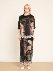 BGN Bluzka ze wzorem rozmiar: 40. Bluzki damskie BGN, bez wzorów, bez kołnierzyka, bez ramiączek. Za 217.99 zł.