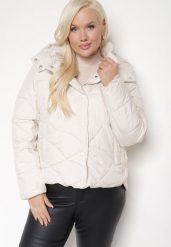 Jasnobeżowa Pikowana Kurtka z Kieszeniami i Kapturem z Możliwością Odpięcia Nikigala. Brązowe kurtki damskie Born2be, plus size, bez wzorów, z jeansu. Za 299.99 zł.
