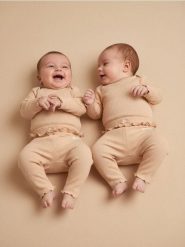 Prążkowane legginsy z falbanką 2 pack - beżowy. Brązowe legginsy damskie Sinsay, l, bez wzorów, prążkowane. W wyprzedaży za 11.99 zł.