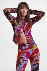 Koszula damska z logo VERSACE JEANS COUTURE. Koszule damskie Versace Jeans Couture, bez wzorów, z jeansu, bez kołnierzyka, bez ramiączek. W wyprzedaży za 1,231.30 zł.