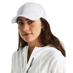 Damska czapka z regulacją Under Armour Launch. Białe czapki z daszkiem damskie Under Armour, bez wzorów, z tkaniny. Za 152.35 zł.