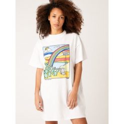 SUKIENKA WRANGLER TEE DRESS W9N7GF989 112132443. Sukienki damskie Wrangler, bez wzorów, bez ramiączek. Za 159.99 zł.