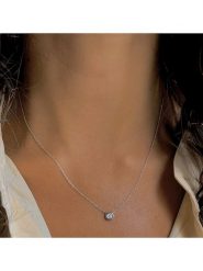 Les Petites Précieuses Srebrny naszyjnik z zawieszką z diamentem - dł. 39 cm rozmiar: onesize. Szare naszyjniki damskie Les Petites Précieuses, z diamentem, srebrne. Za 161.95 zł.