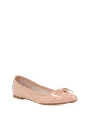 Kazar Skórzane baleriny w kolorze jasnoróżowym rozmiar: 39. Różowe balerinki damskie Kazar, bez wzorów, z lakierowanej skóry, z okrągłym noskiem. Za 99.80 zł.