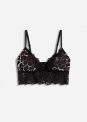 Biustonosz bustier z trójkątnymi miseczkami z koronką. Czarne biustonosze bonprix, bez wzorów, z koronki. Za 77.99 zł.