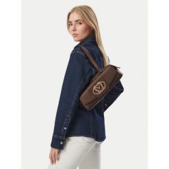 Torebka LOVE MOSCHINO. Brązowe torebki klasyczne damskie Love Moschino, bez dodatków. Za 859.99 zł.