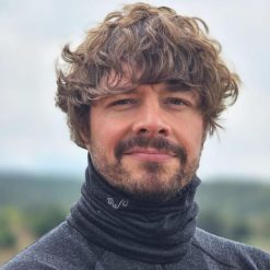 Komin trekkingowy 100% wełny Merino Antracyt. Szare kominy damskie WOOLONA, bez wzorów, z wełny. W wyprzedaży za 99.00 zł.