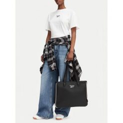 Torebka Reebok. Czarne shopper bag Reebok, bez dodatków. Za 149.99 zł.