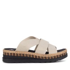 Klapki Rieker. Brązowe klapki damskie Rieker, bez wzorów, bez obcasa, bez zapięcia. Za 289.99 zł.