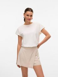 Vero Moda Koszulka w kolorze białym rozmiar: S. Białe bluzki damskie Vero Moda, s, bez wzorów, z bawełny, bez kołnierzyka, bez ramiączek. Za 65.85 zł.