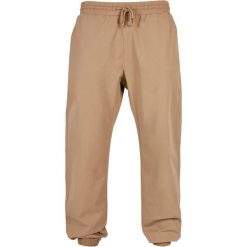 Damski strój do joggingu Urban Classics Basic. Brązowe spodnie dresowe damskie Urban Classics, bez wzorów, z dresówki. Za 229.00 zł.