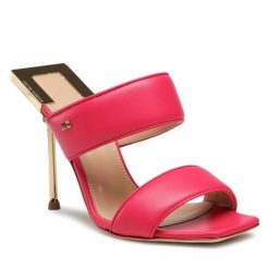 Klapki Elisabetta Franchi. Czerwone klapki damskie Elisabetta Franchi, bez wzorów, bez obcasa, bez zapięcia. Za 2,919.00 zł.