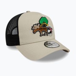 Czapka z daszkiem New Era NE Outdoor Patch Trucker. Brązowe czapki z daszkiem damskie New Era, bez wzorów. Za 139.99 zł.