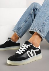 Czarne Sneakersy Kultowe Tenisówki Zdobione Abstrakcyjną Aplikacją Fendiva. Czarne obuwie sportowe damskie Renee, z jeansu, bez zapięcia, tenisowe. Za 74.99 zł.