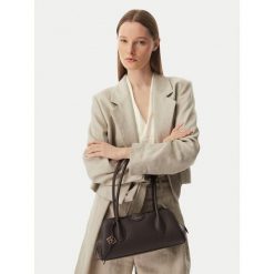 Torebka Calvin Klein. Brązowe torebki klasyczne damskie Calvin Klein, bez dodatków. Za 649.99 zł.