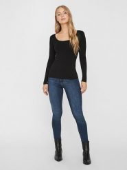Vero Moda Koszulka w kolorze czarnym rozmiar: S. Czarne bluzki damskie Vero Moda, s, bez wzorów, z bawełny, bez kołnierzyka, bez ramiączek. Za 48.28 zł.