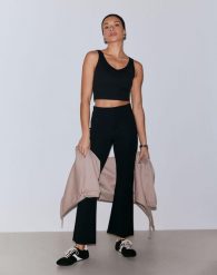 Damskie legginsy z mieszanki modalu, rozszerzane, wysoki stan Luxe czarne. Czarne legginsy damskie Aim'n, bez wzorów, z elastanu. Za 423.00 zł.