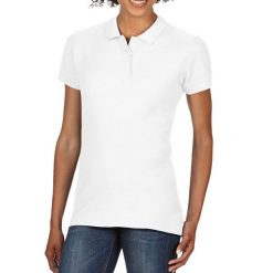 Damska Koszulka Polo Softstyle 172 Piqué. Białe koszulki sportowe damskie GILDAN, l, bez wzorów, bez ramiączek. Za 69.99 zł.