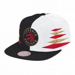 Czapka z daszkiem Mitchell & Ness NBA Diamond Cut Toronto-HHSS1093-TRAYYPPPBKWH. Białe czapki z daszkiem damskie Mitchell & Ness, bez wzorów. Za 89.00 zł.