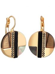 MENTHE À L'O Pozłacane kolczyki z masą perłową rozmiar: onesize. Białe kolczyki damskie MENTHE À L'O, z perłą, pozłacane. Za 107.45 zł.