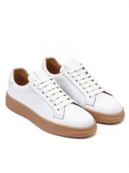 British Passport Skórzane sneakersy w kolorze białym rozmiar: 39. Białe obuwie sportowe damskie British Passport, bez zapięcia. Za 400.30 zł.