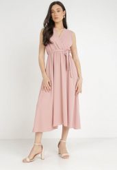 Różowa Sukienka Iolaera. Czerwone sukienki damskie Born2be, z aplikacjami, z materiału, bez ramiączek. Za 119.99 zł.