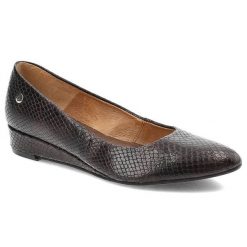 Bordowe Czółenka Maciejka Damskie Eleganckie Buty. Czerwone czółenka damskie Maciejka, bez wzorów, ze skóry, bez obcasa, na koturnie. Za 179.00 zł.