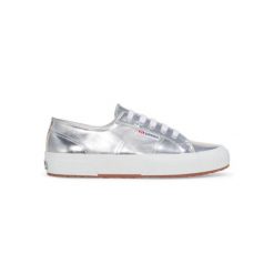Sneakersy damskie Superga 2750 Mirror Faux Leather. Szare obuwie sportowe damskie Superga, bez zapięcia. W wyprzedaży za 313.00 zł.