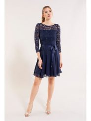 SWING Sukienka w kolorze granatowym rozmiar: 38. Niebieskie sukienki damskie Swing, bez wzorów, z koronki, bez ramiączek. Za 248.27 zł.