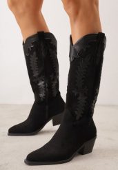 Czarne Kozaki w Stylu Kowbojek na Stożku z Haftami i Tłoczeniami Clila. Czarne kozaki damskie Renee, z jeansu, bez obcasa, na obcasie, bez zapięcia. Za 199.99 zł.
