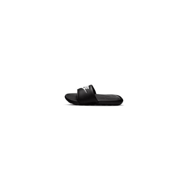 Klapki damskie Nike Victori One Slide. Czarne klapki damskie Nike, bez wzorów, z materiału, bez obcasa, bez zapięcia. Za 258.00 zł.