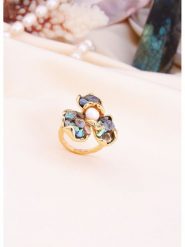 L'Atelier de Gaia Pozłacany pierścionek z perłą i masą perłową rozmiar: onesize. Białe pierścionki damskie L'Atelier de Gaia, z perłą, pozłacane. Za 52.99 zł.