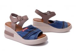 ARTIKER RELAKS 54C0208 jeans, sandały damskie. Niebieskie sandały damskie Artiker Relaks, bez wzorów, z gumy, bez obcasa, na koturnie, bez zapięcia. Za 167.94 zł.