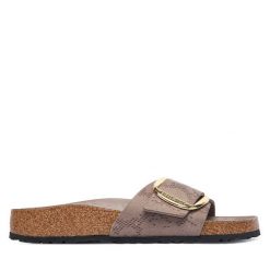 Klapki Birkenstock. Brązowe klapki damskie Birkenstock, bez wzorów, bez obcasa, bez zapięcia. Za 444.99 zł.