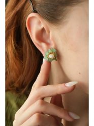 Pierres delicates Kolczyki-wkrętki w kolorze białym z perłami i agatami rozmiar: onesize. Zielone kolczyki damskie Pierres delicates, z agatem, z mosiądzu. Za 117.73 zł.