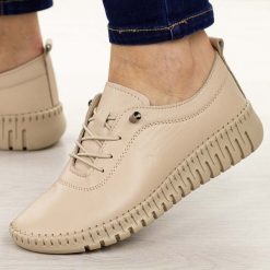 Beżowe skórzane półbuty damskie T.Sokolski 4000. Brązowe półbuty damskie Sokolski, na jesień, bez wzorów, z jeansu, z okrągłym noskiem, bez obcasa, na płaskiej podeszwie, bez zapięcia. Za 249.00 zł.