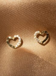 OR ÉCLAT Złote kolczyki-wkrętki "Only You" z cyrkoniami rozmiar: onesize. Żółte kolczyki damskie Or Éclat, z cyrkonią, złote. Za 335.82 zł.