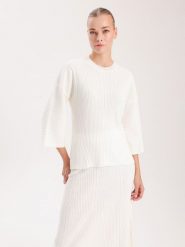 BGN Sweter w kolorze kremowym rozmiar: 38. Brązowe swetry klasyczne damskie BGN, z wełny, bez kołnierzyka. Za 74.63 zł.