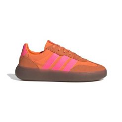 Sneakersy damscy adidas Barreda Decode. Brązowe obuwie sportowe damskie Adidas, bez zapięcia, do piłki nożnej. Za 354.50 zł.