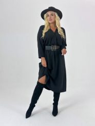 Czarna sukienka Amanda z długim rękawem XXL OVERSIZE JESIEŃ. Czarne sukienki damskie Moda Size Plus Iwanek, bez wzorów, z elastanu, eleganckie, bez ramiączek. W wyprzedaży za 189.90 zł.