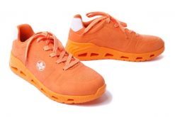 RIEKER N5202-38 orange, półbuty damskie. Brązowe półbuty damskie Rieker, bez wzorów, bez obcasa, na koturnie, bez zapięcia. Za 299.90 zł.