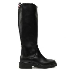 Kozaki Tommy Hilfiger. Czarne kozaki damskie Tommy Hilfiger, bez obcasa, na płaskiej podeszwie, bez zapięcia. Za 899.99 zł.