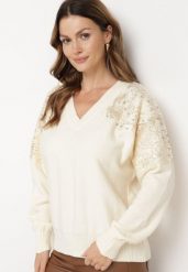 Jasnobeżowy Sweter w Stylu Nietoperza z Cyrkoniami i Cekinami Nevalithia. Brązowe swetry klasyczne damskie Born2be, bez kołnierzyka. Za 129.99 zł.
