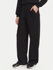 Liu Jo Sport Spodnie dresowe TF6213 J3958 Czarny Regular Fit. Czarne spodnie dresowe damskie Liu Jo Sport, s, bez wzorów, z dresówki. Za 519.99 zł.