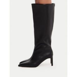 Kozaki Nine West. Czarne kozaki damskie Nine West, bez obcasa, na szpilce, bez zapięcia. Za 329.99 zł.