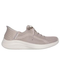 Sneakersy damskie Skechers Ultra Flex 3.0 Brilliant. Czarne obuwie sportowe damskie Skechers, z materiału, bez zapięcia. Za 339.99 zł.