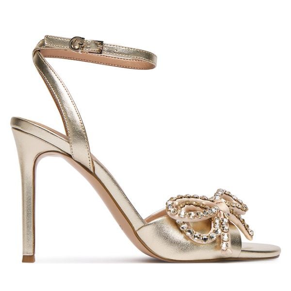 Sandały Guess. Żółte sandały damskie Guess, z aplikacjami, bez obcasa, na szpilce, bez zapięcia. Za 619.99 zł.